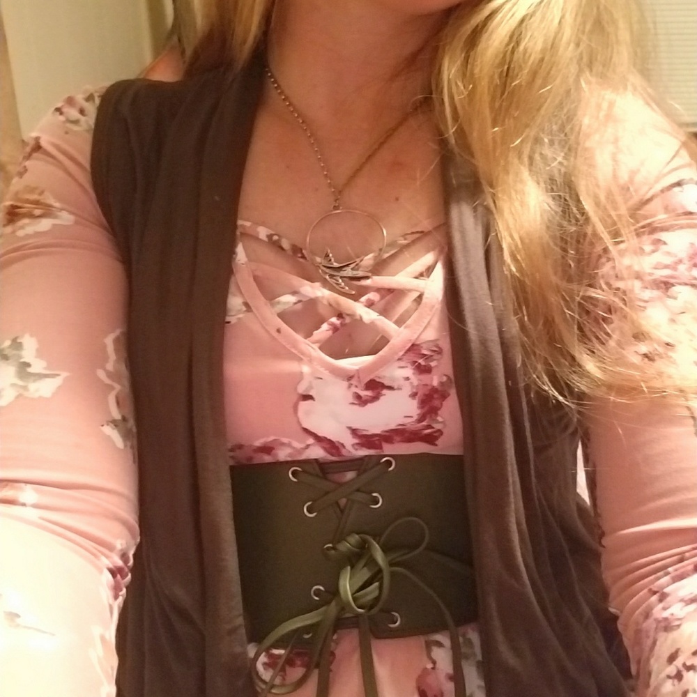 Last 1! Pink floral long sleeved dress - Picture 3 of 3